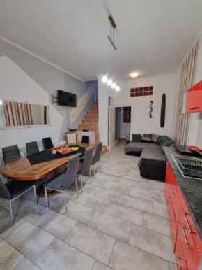 Sarok Villa